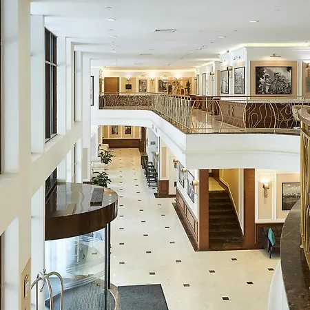 Radisson Blu Hotel, Podil Centre