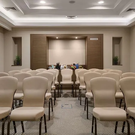 Radisson Blu Hotel, Podil Centre 4*