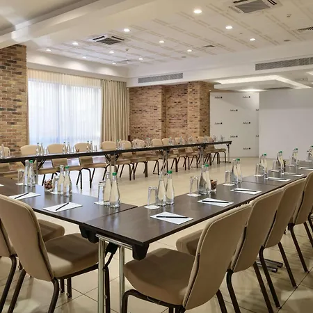 Otel Radisson Blu Hotel, Podil Centre 4*