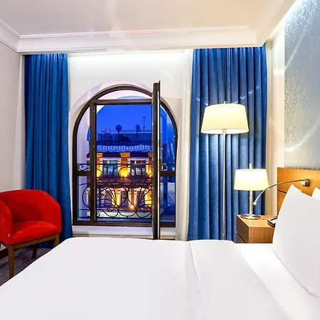 Otel Radisson Blu Hotel, Podil Centre